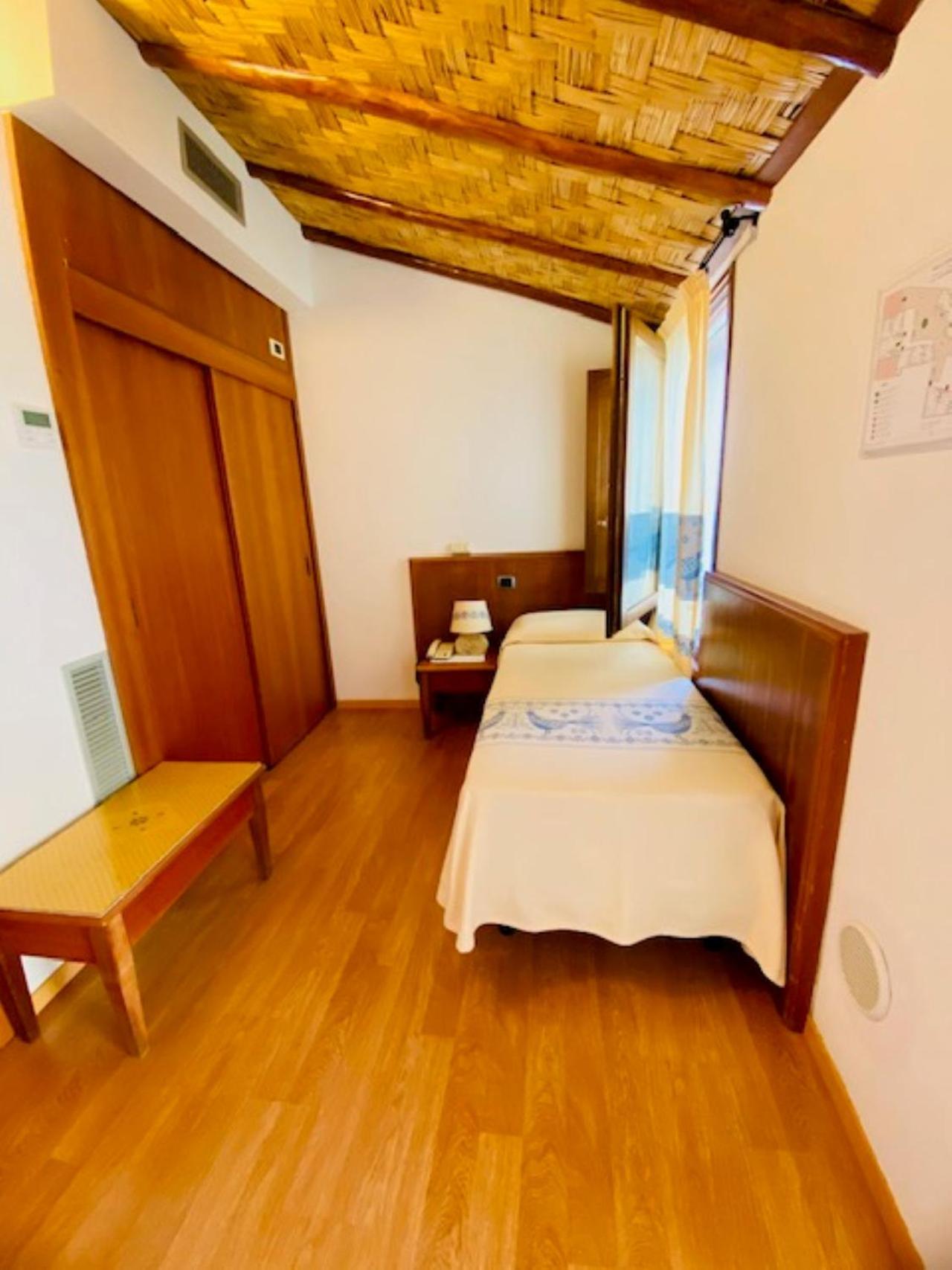 Hotel Villa Canu Càbras Buitenkant foto